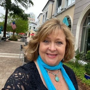 Meet your Posher, Michele